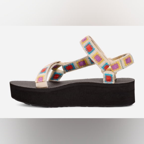 Teva Flatform Universal Crochet (NWOB) - Picture 2 of 7